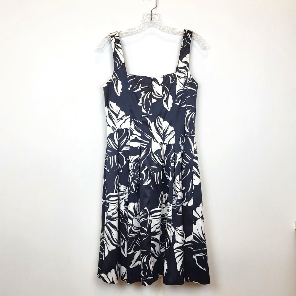 White House Black Market Black Floral Fit and Flare Sleeveless Dress, Size 6 EUC - Picture 2 of 12